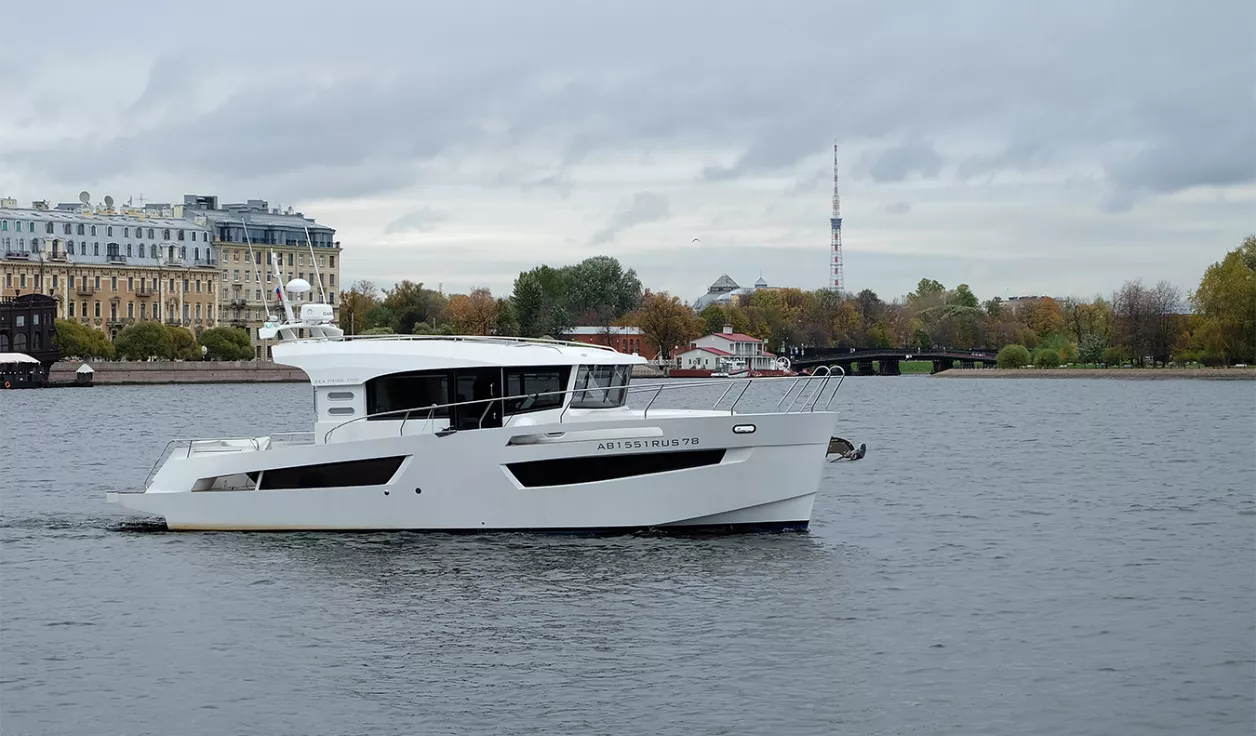 Моторная яхта Sea Pride 1100 - фото 1