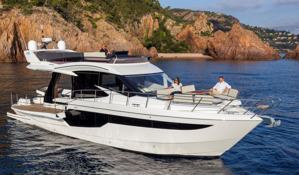 Моторная яхта Galeon 500 Fly - фото 1