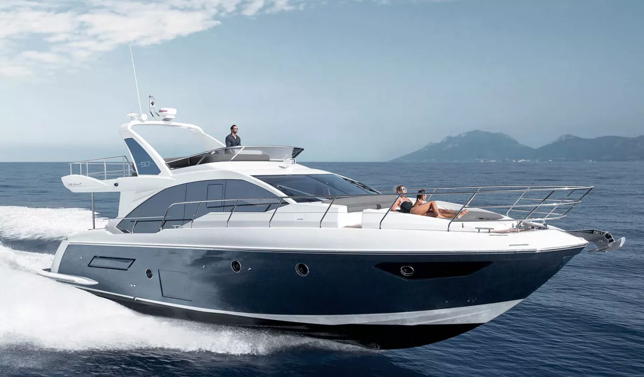 Моторная яхта Azimut 50 Galley Up - фото 1