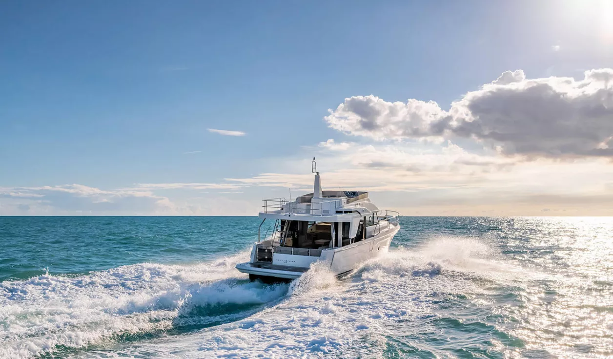 Моторная яхта Beneteau Swift Trawler 47 - фото 2