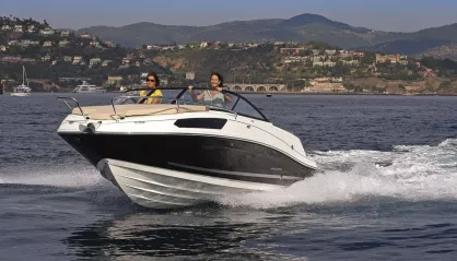 Bayliner VR5 Cuddy