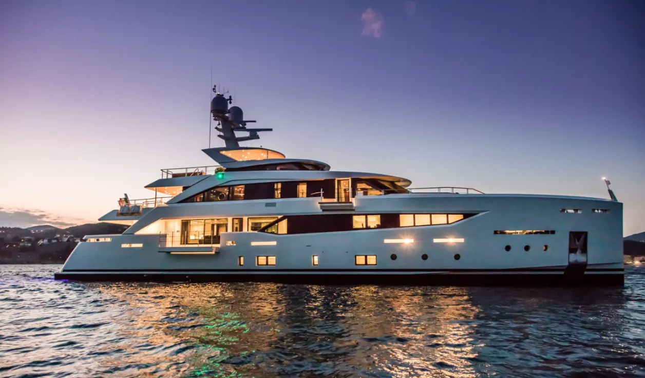 Моторная яхта Mondomarine SF40 - фото 1