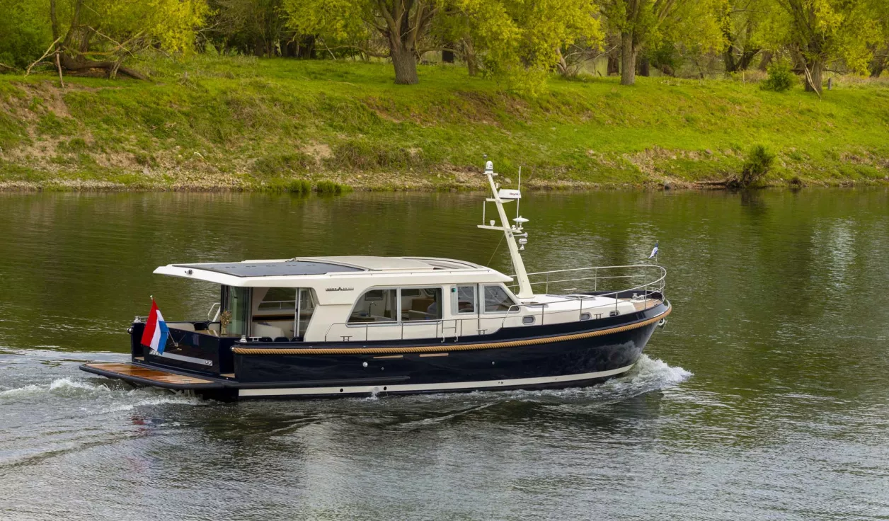 Моторная яхта Linssen Grand Sturdy 500 Sedan Variodeck - фото 1