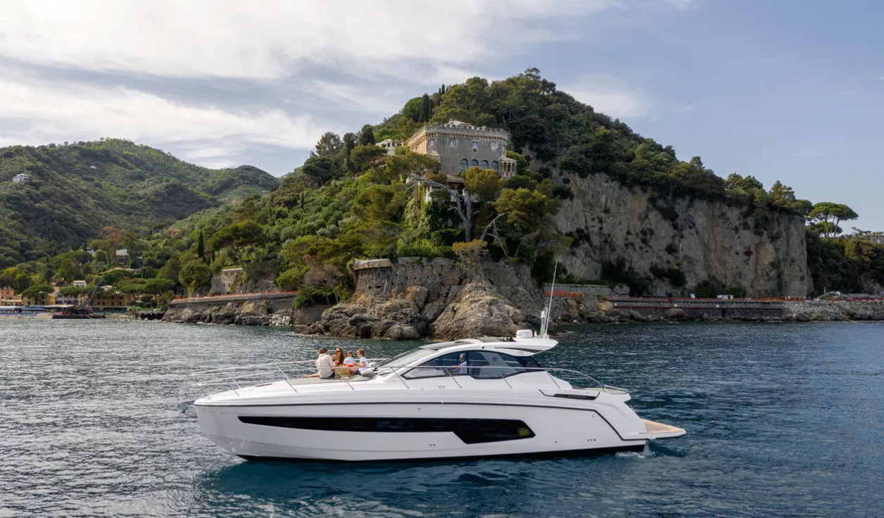 Моторная яхта Azimut Atlantis 45 - фото 2