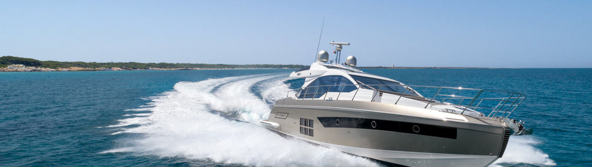 Моторная яхта Azimut S6 - фото