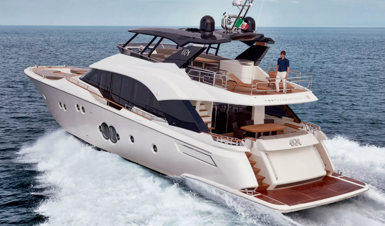 Моторная яхта Monte Carlo Yachts 80 - фото 1