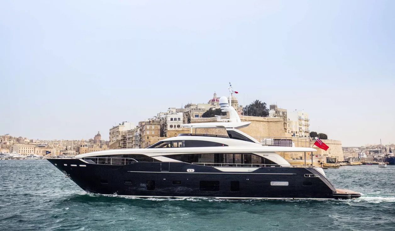 Моторная яхта Princess 30M  - фото 1