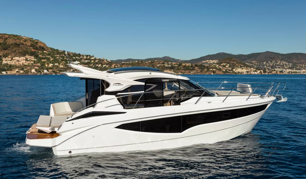 Моторная яхта Galeon 370 HTC - фото 2