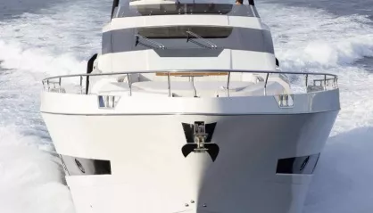 Cayman Yachts F920