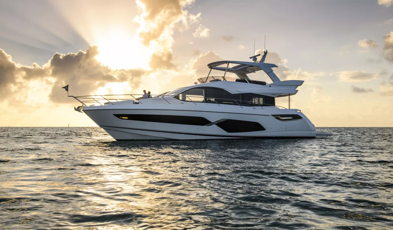 Моторная яхта Sunseeker Manhattan 68 - фото 1