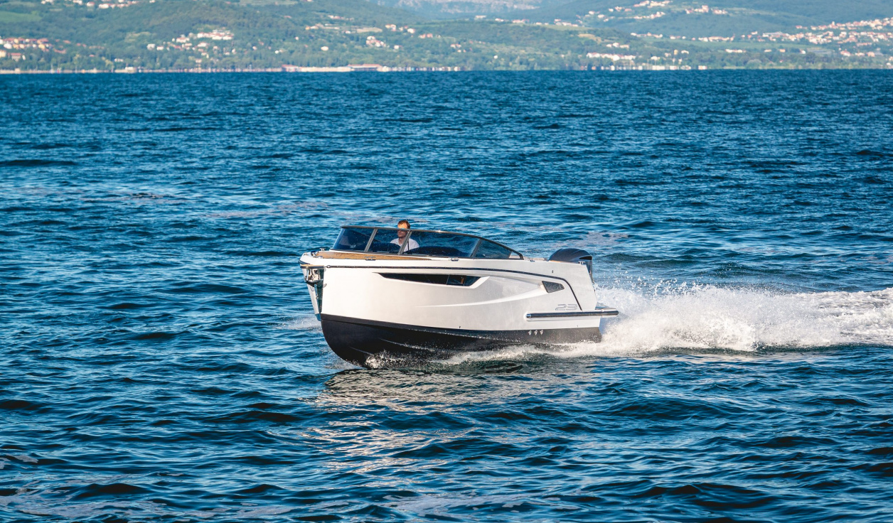Катер Alfastreet Marine 25 Cabin Evo Outboard - фото 1