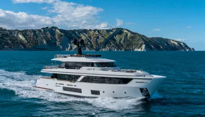 Custom Line Navetta 30