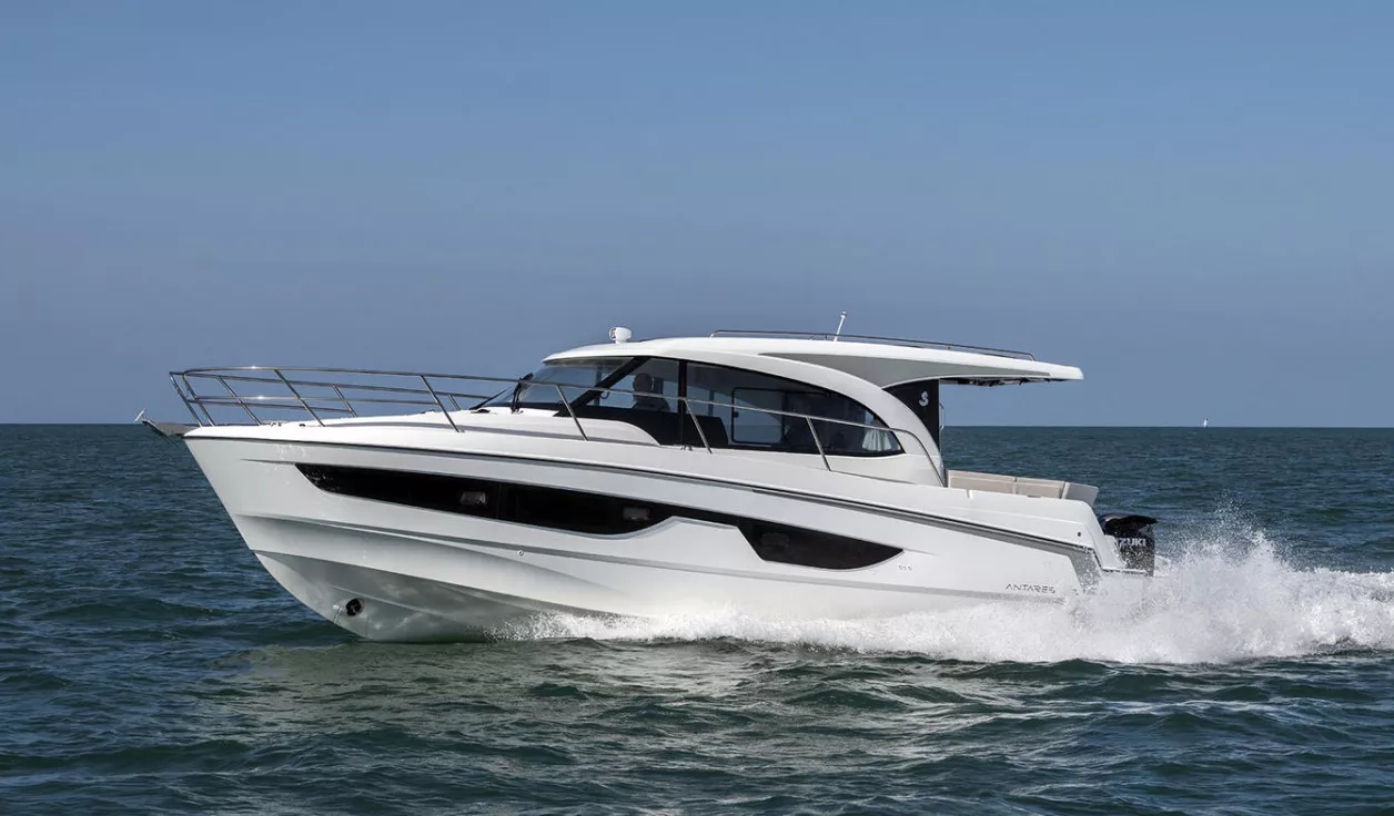Катер Beneteau Antares 11 - фото 1