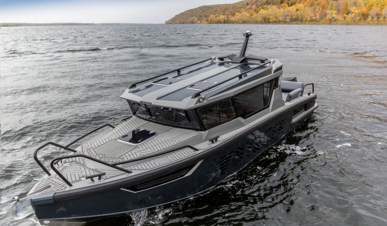 Катер Voyager 850 Cabin - фото 1