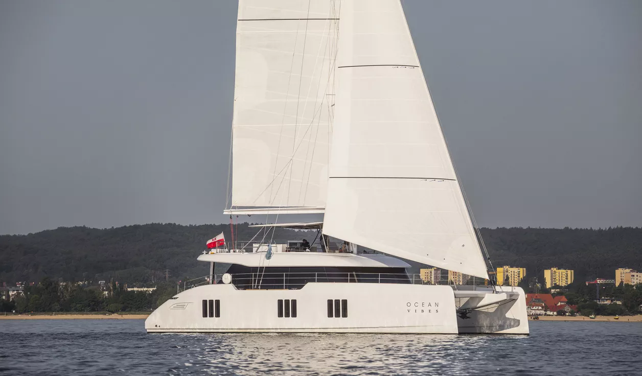 Парусная яхта Sunreef 70 - фото 1