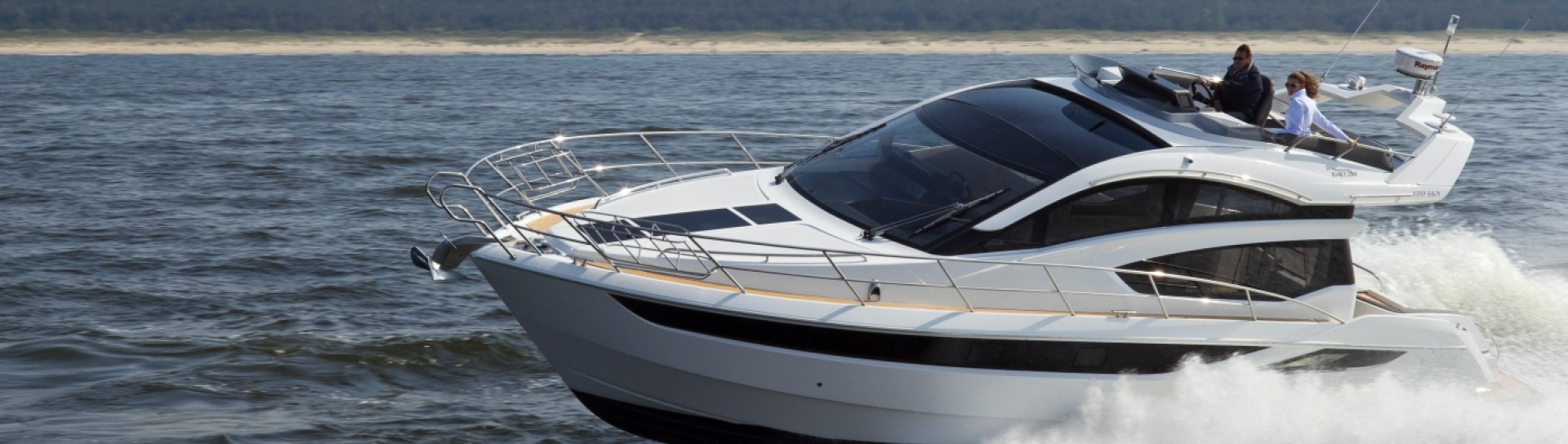 Моторная яхта Galeon 430 Skydeck - фото