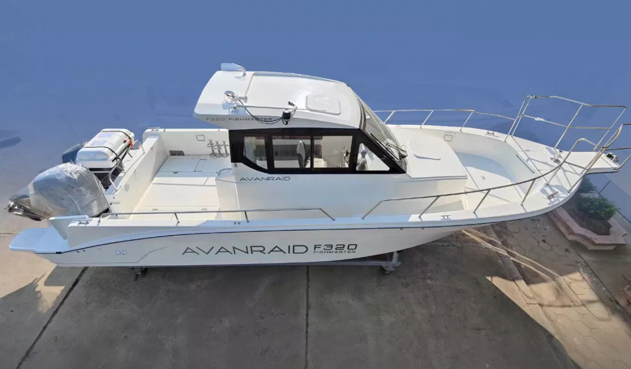 Катер AVANRAID F320 Fishmaster  - фото 1