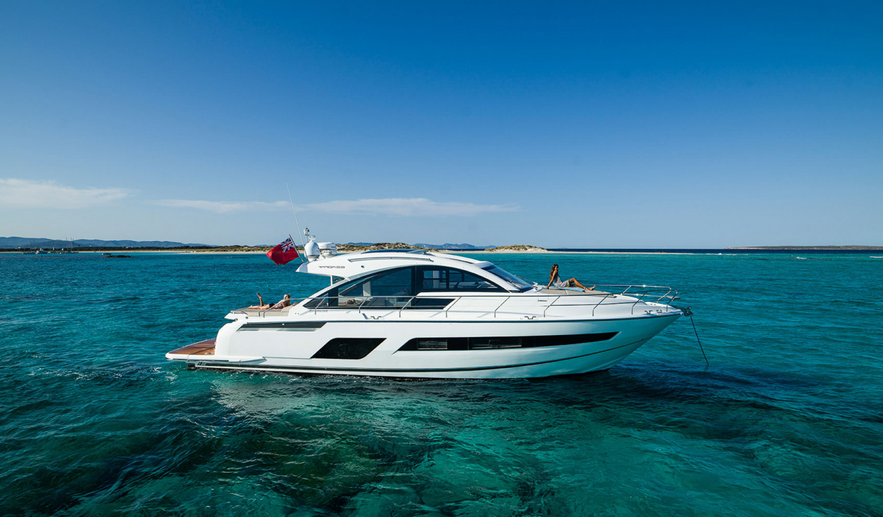Моторная яхта Fairline Targa 53 Open - фото 1