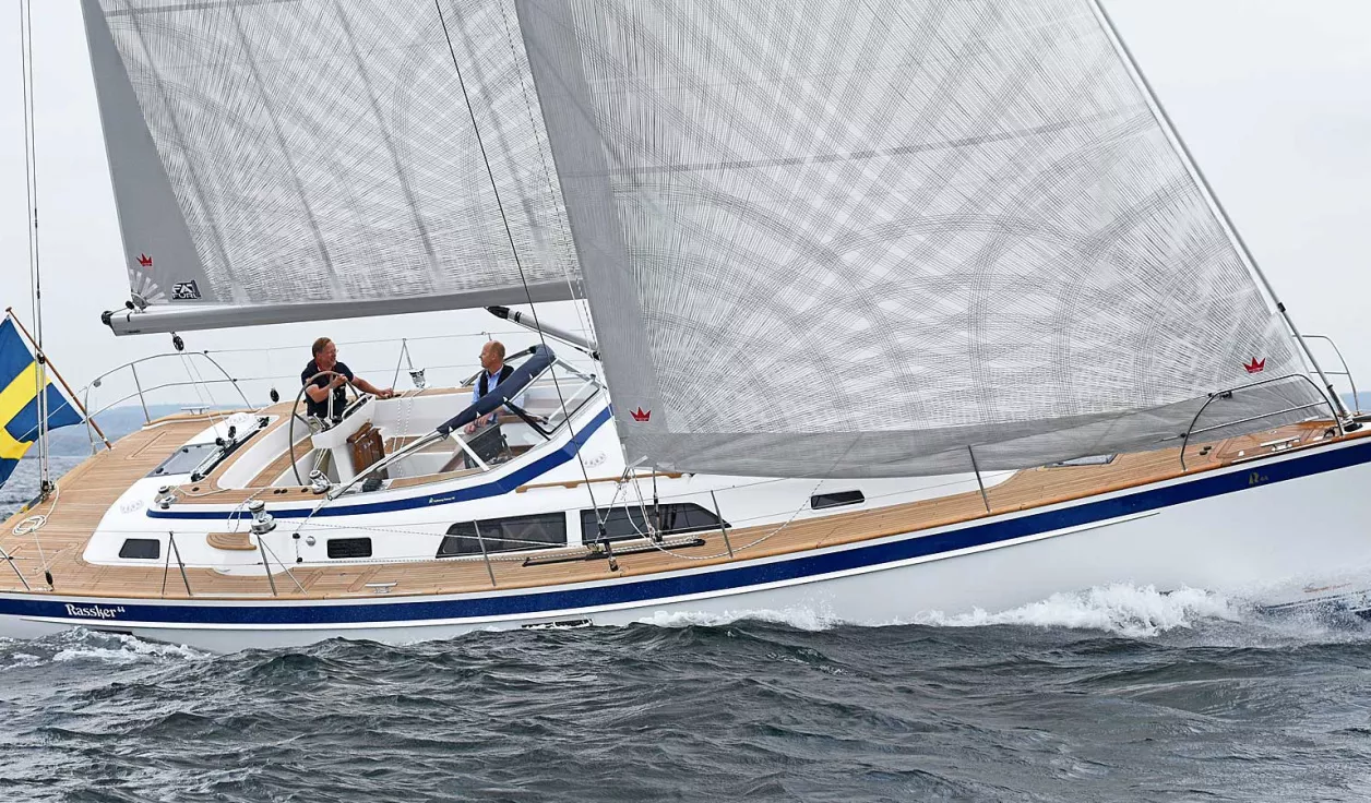 Парусная яхта Hallberg-Rassy 44 - фото 1