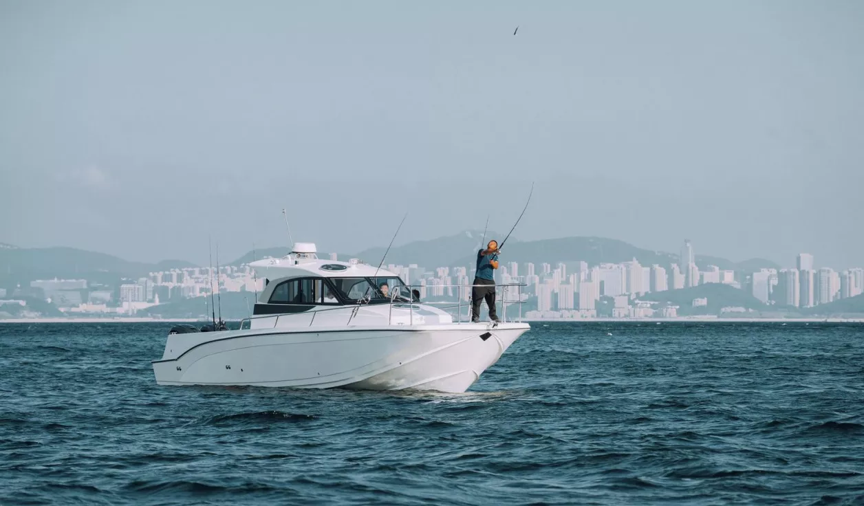 Катер AVANRAID F380 KATRAN  - фото 1