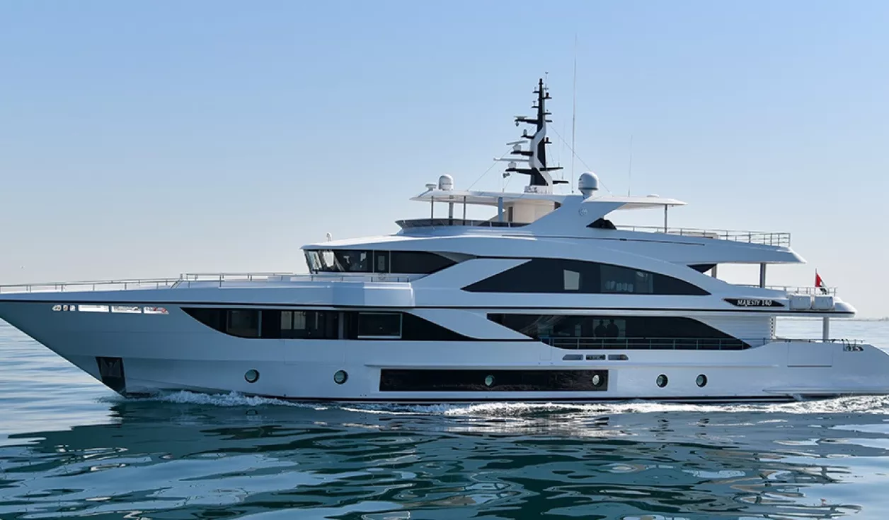 Моторная яхта Majesty 140 - фото 1