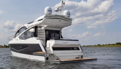 Galeon 560 Skydeck