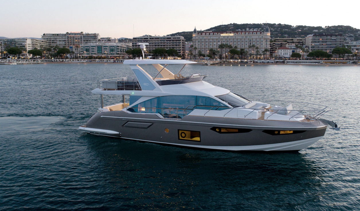 Моторная яхта Azimut 60 Flybridge - фото 1