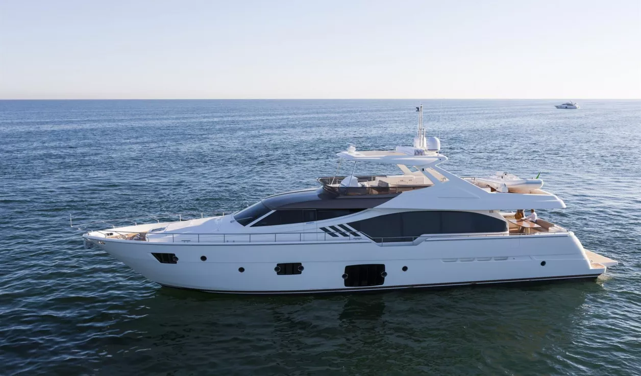 Моторная яхта Ferretti 870 - фото 1