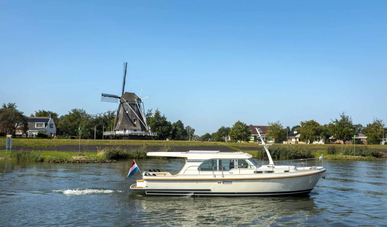 Моторная яхта Linssen Grand Sturdy 40.0 Sedan - фото 1