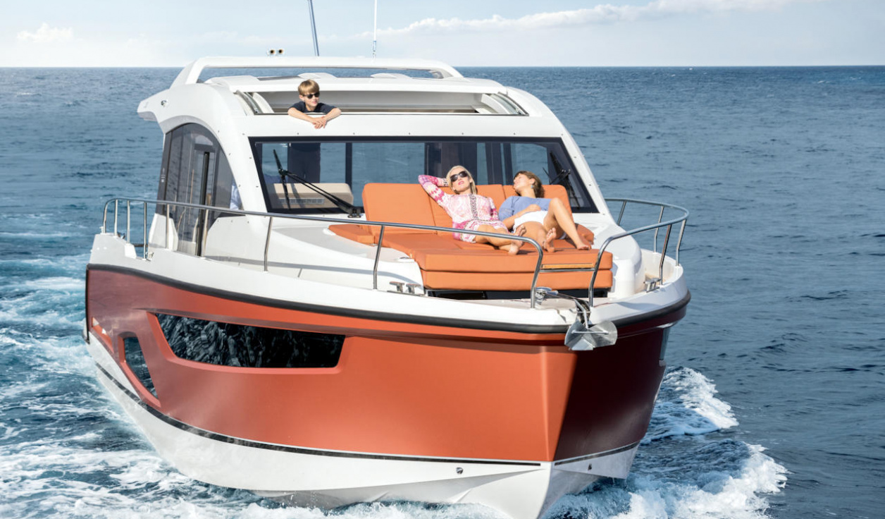 Моторная яхта Sealine C430 - фото 2