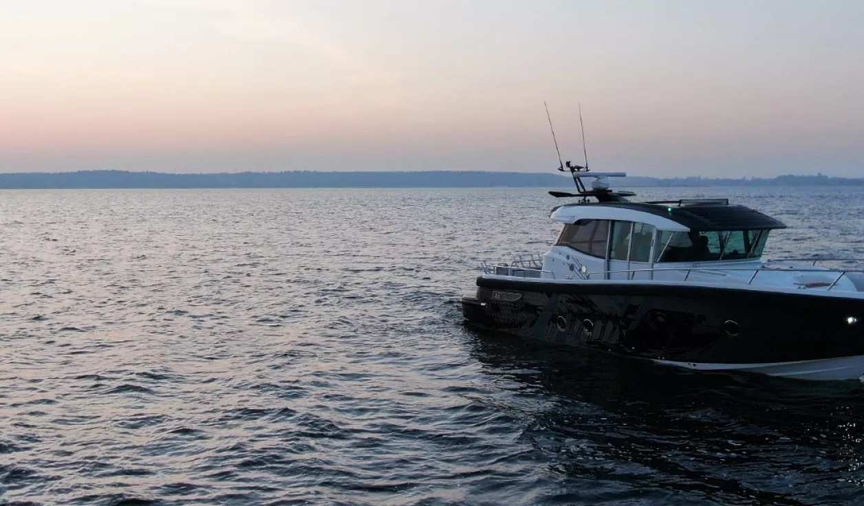 Катер Arctic Boats Commuter 35 - фото 2