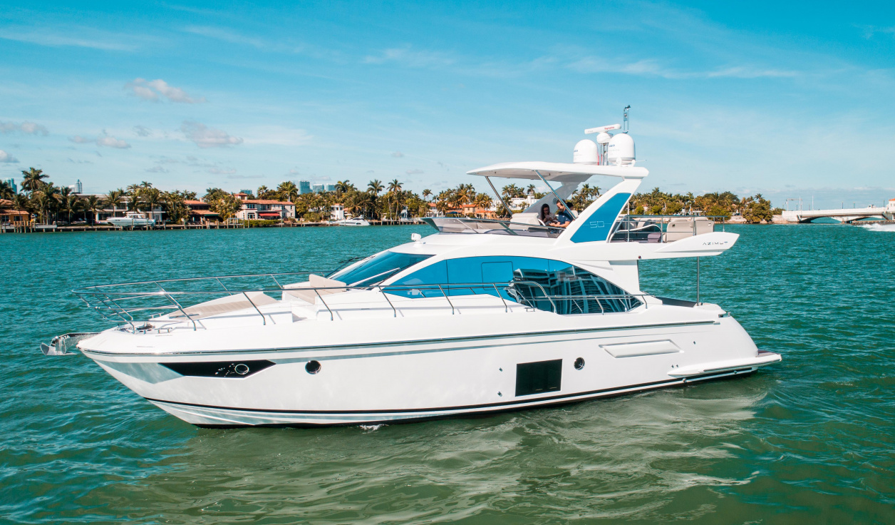 Моторная яхта Azimut 50 Flybridge - фото 2