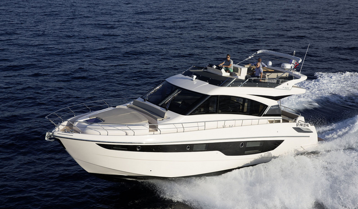 Моторная яхта Cayman Yachts F520 - фото 2