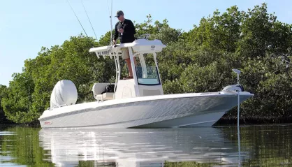 Boston Whaler 240 Dauntless PRO