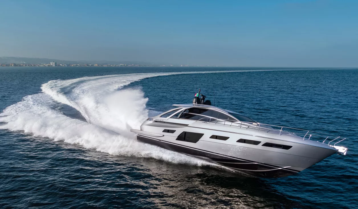 Моторная яхта Pershing 7x new - фото 1
