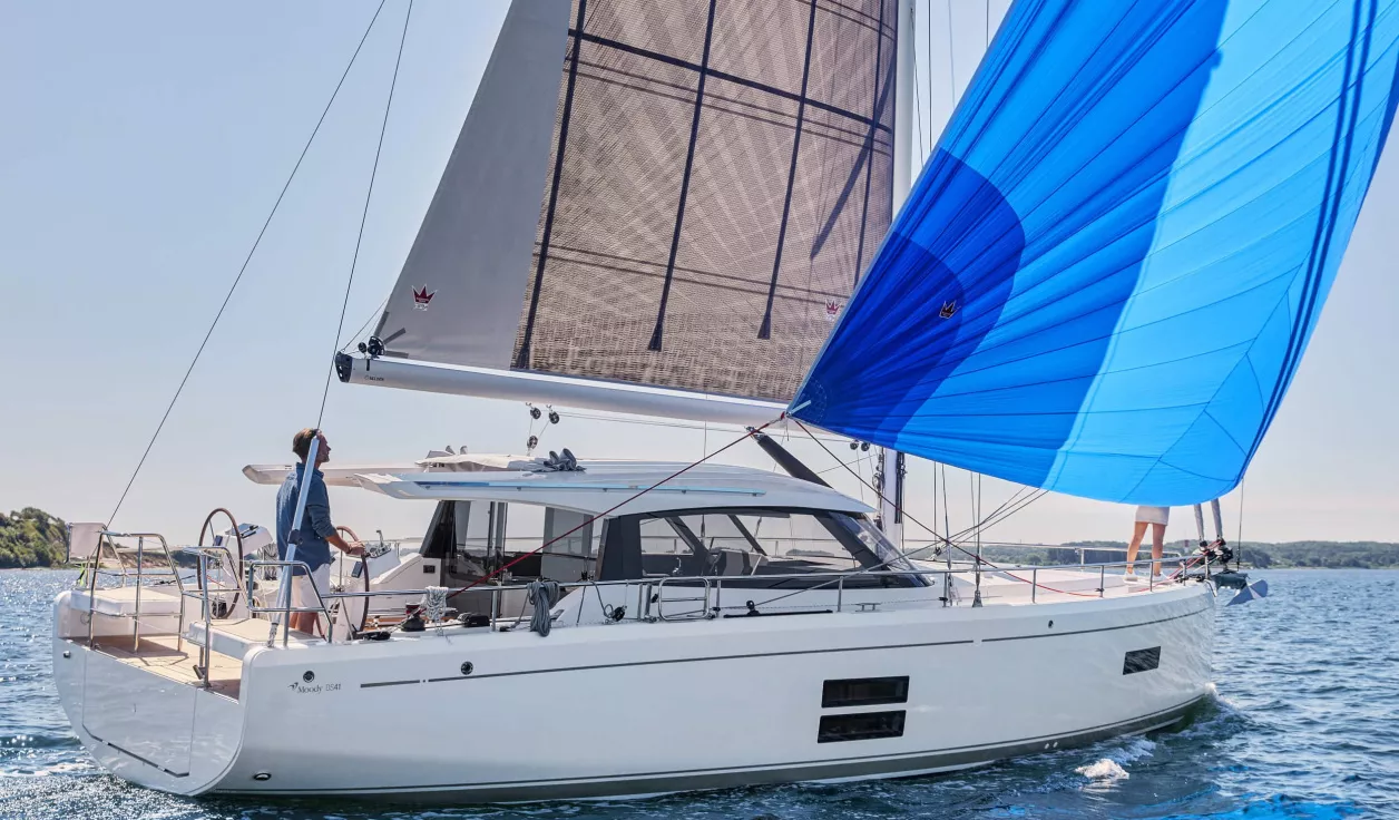 Парусная яхта Moody Decksaloon 41 - фото 2