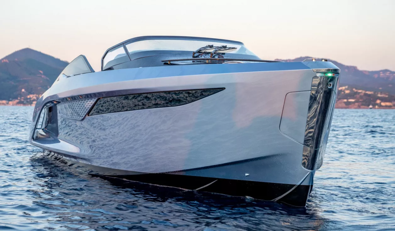Моторная яхта Princess R35 - фото 2
