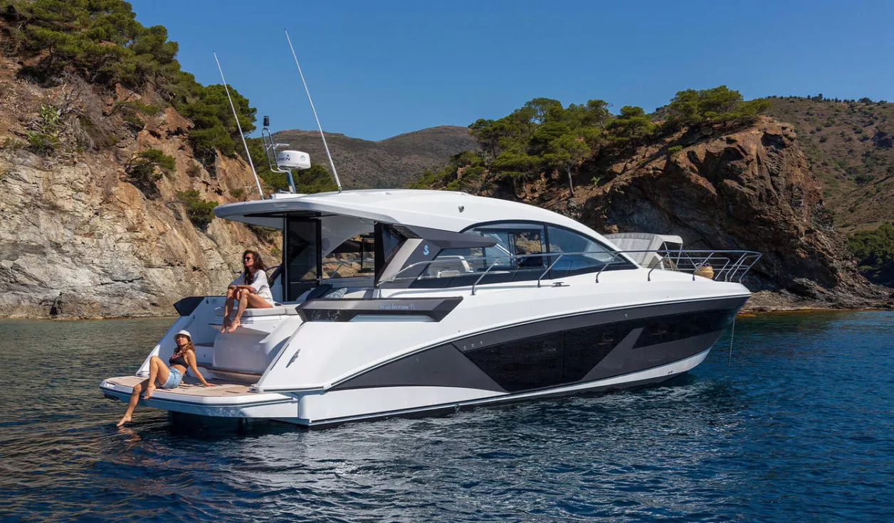 Моторная яхта Beneteau Gran Turismo 45 - фото 1