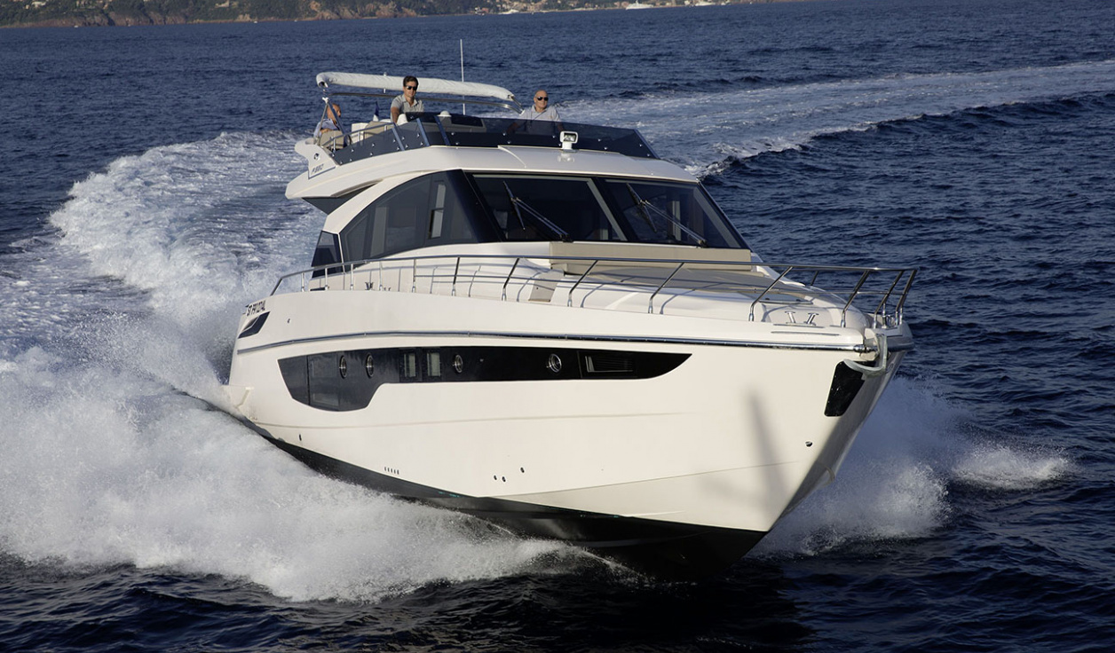 Моторная яхта Cayman Yachts F520 - фото 1