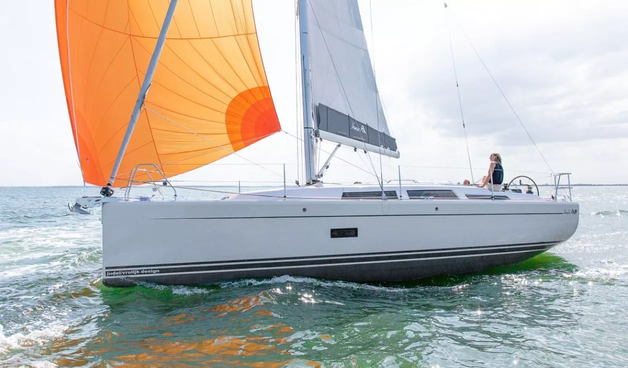 Парусная яхта Hanse 348 - фото 1