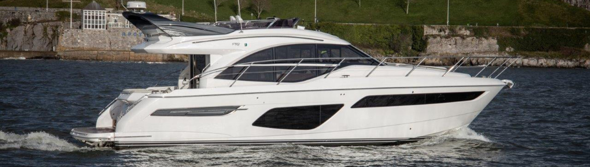 Моторная яхта Princess F50 - фото