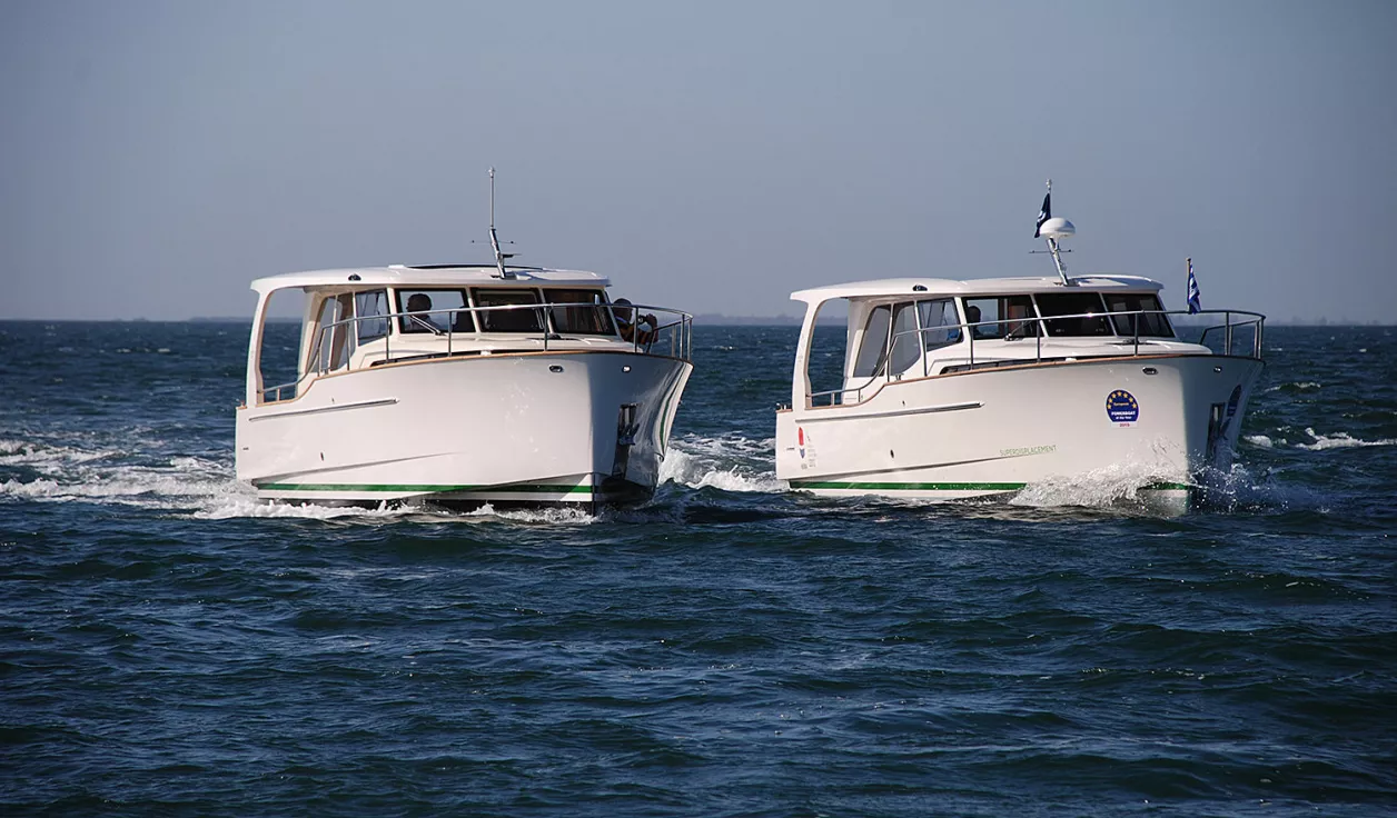 Моторная яхта Greenline 33 - фото 1