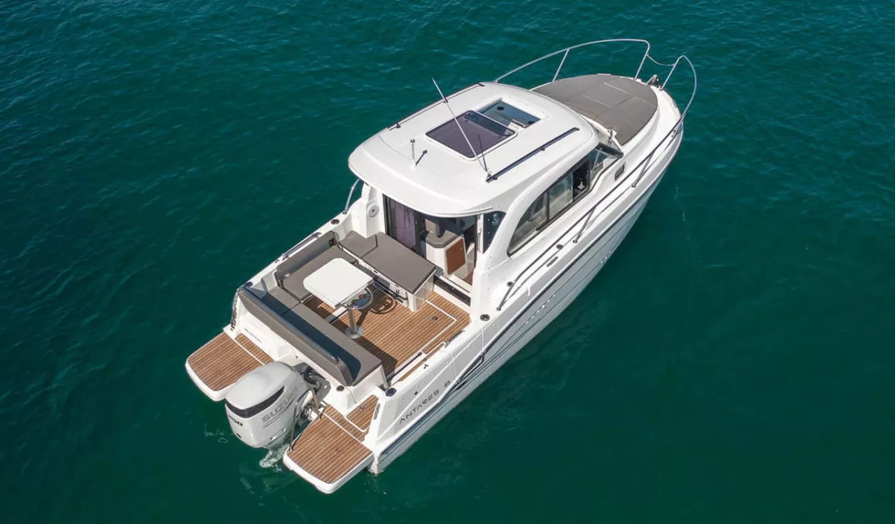 Катер Beneteau Antares 8 - фото 2
