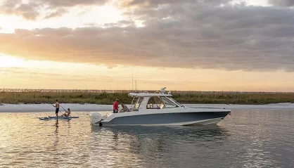 Boston Whaler 380 Realm