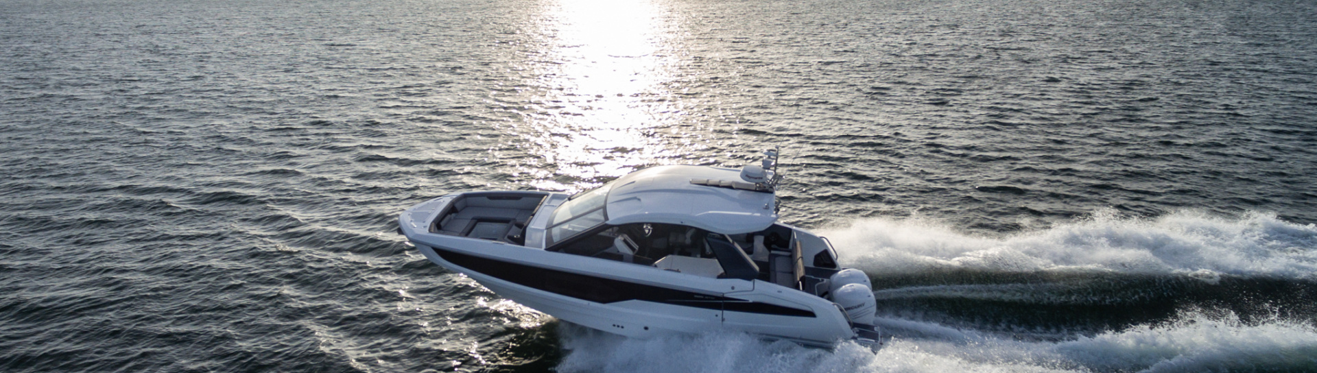 Моторная яхта Galeon 325 GTO - фото