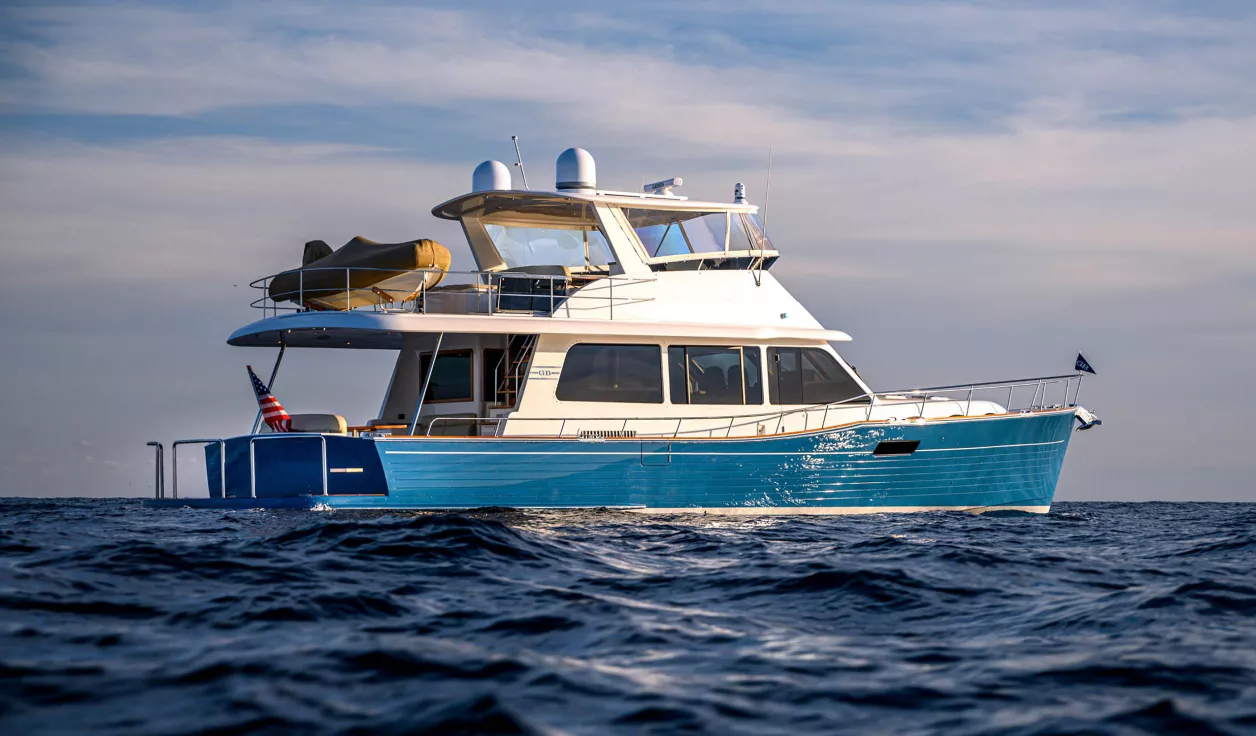 Моторная яхта Grand Banks 60 - фото 1