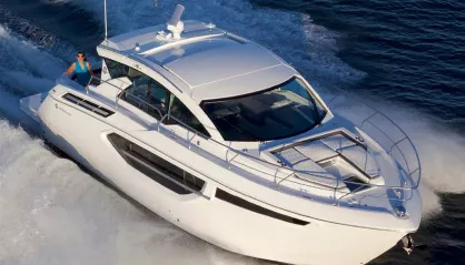 Cruisers Yachts 42 Cantius