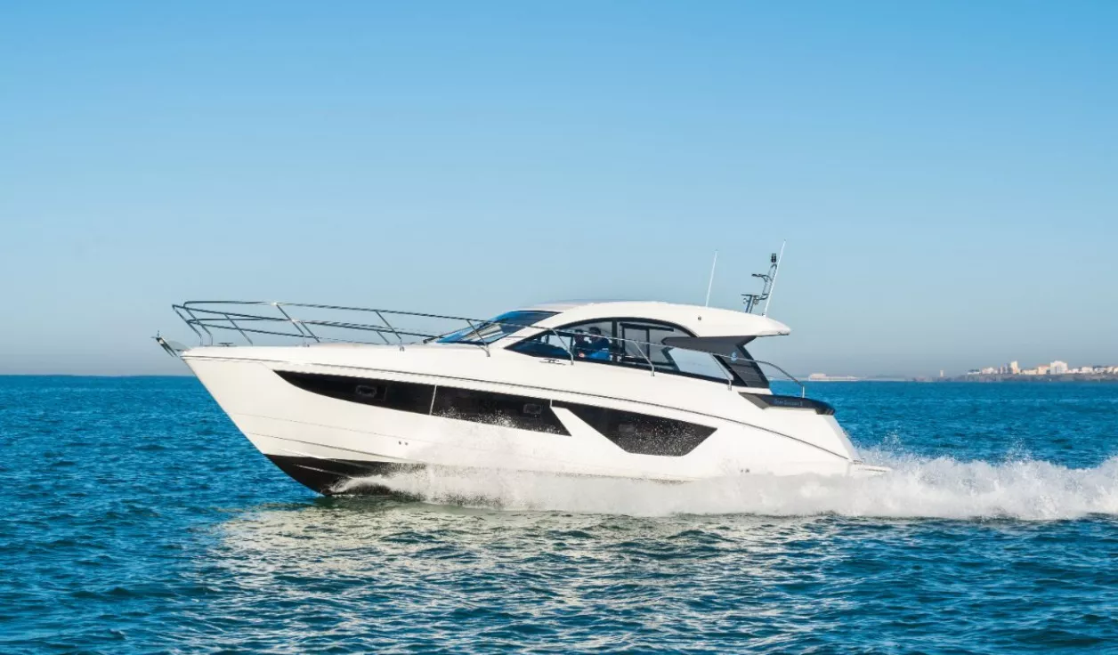 Моторная яхта Beneteau Gran Turismo 41 - фото 1