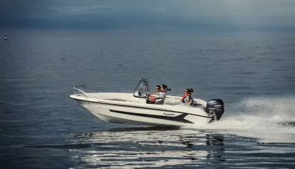 Yamarin Cross 61 Center Console