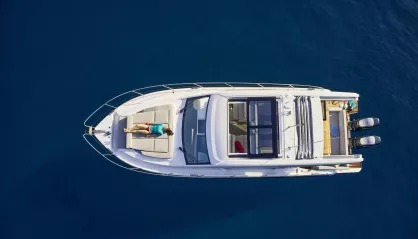Sealine С390V